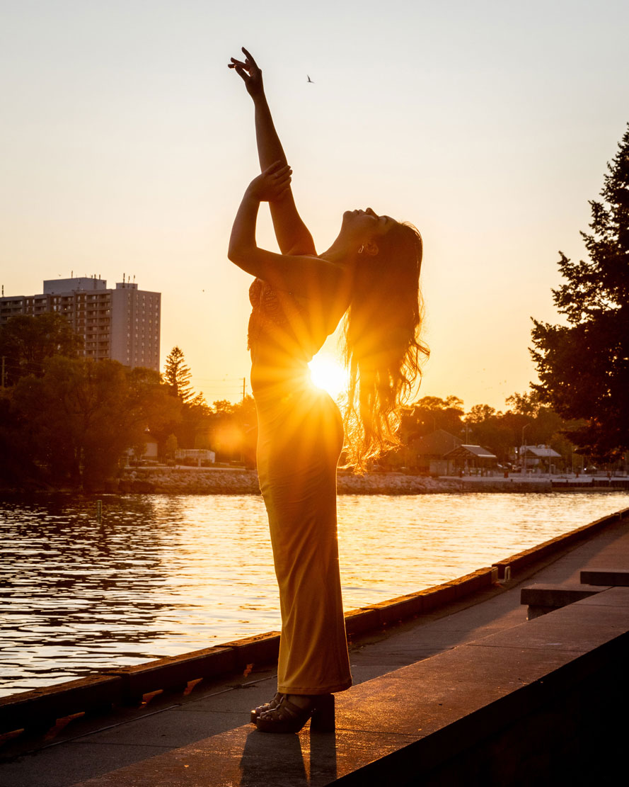 danseuse au bord de l’eau